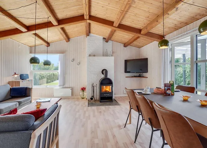 Westman - 200m From The Sea By Interhome Holiday home Nedre Lysabild